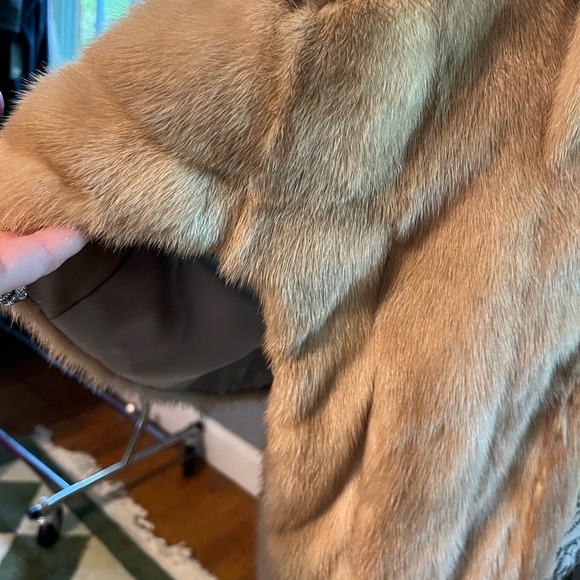 Elegant Mink Tan Fur Shawl Wrap - Picture 10 of 12